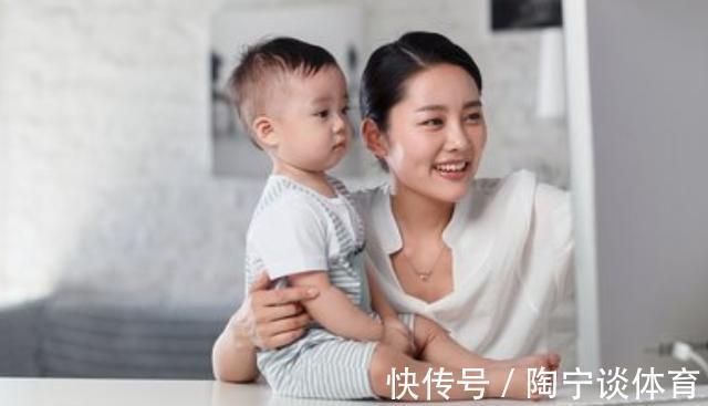 父母|4月大婴儿“脊椎变形”,全因一件“育儿神器”,你家娃也在用吗