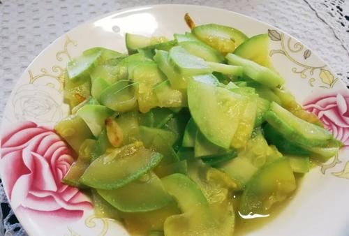 【食物恋】韩国朋友教我的辣白菜做法，酸爽开胃，正宗得很