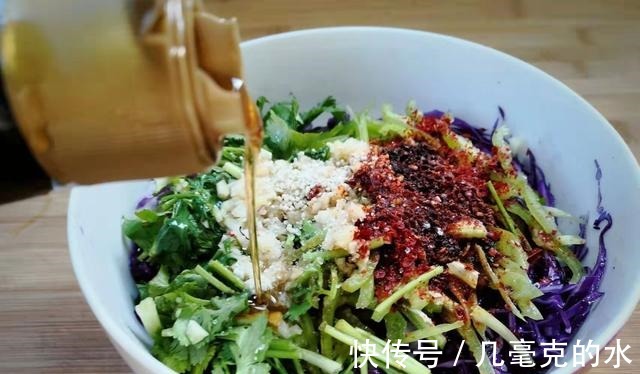 小面|冬季,这菜正鲜嫩,维C含量极高,没精神多吃点,气色好了显年轻!