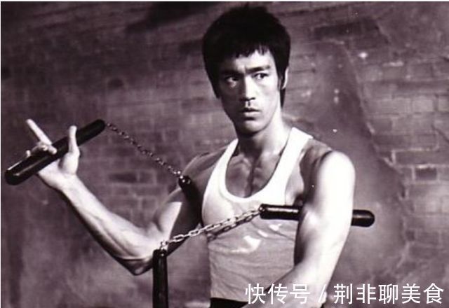 富贵浮云|李小龙有多强悍?体脂仅3%,后背练出“圣诞树”普通人很难达到