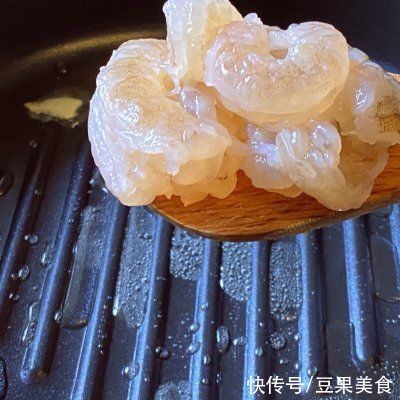 秋葵鸡蛋炒虾仁|#少盐饮食 轻松生活#秋葵鸡蛋炒虾仁