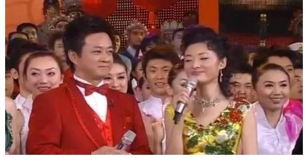 劉芳菲|2007春晚“黑色三分鐘”堪稱連環(huán)撞，誰(shuí)第一個(gè)失誤？主持搞笑