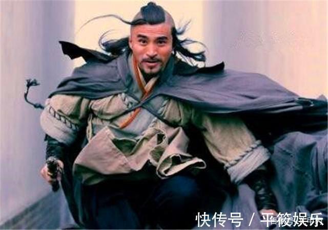 吴用!此人上梁山前是个贪官,上梁山后看清宋江为人,选择下山保命