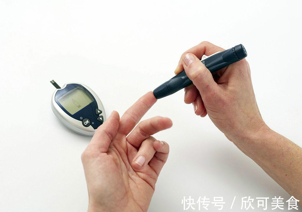 糖尿病|喝完水之后出现两个信号,最好去检查一下,糖尿病可能已经找上你