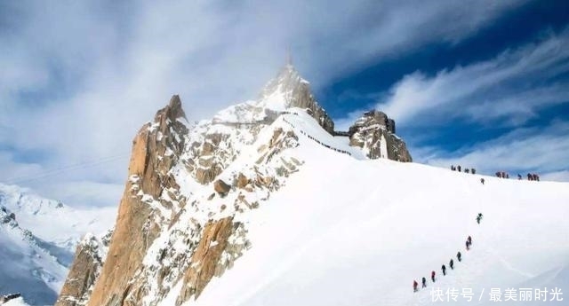 登山者们|珠穆朗玛峰上，残留的45吨垃圾、12吨屎，成了攀登者的路标