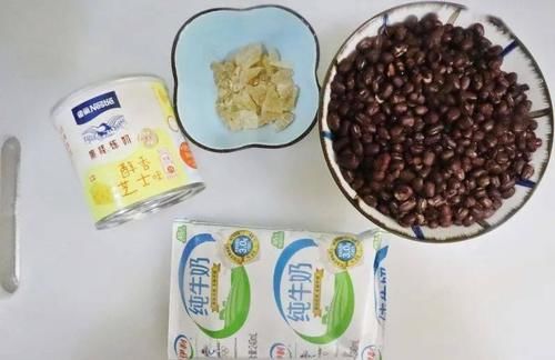 牛奶红豆汤：饭后甜品，暖心又暖胃