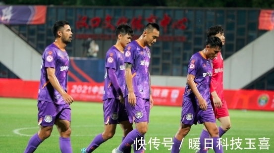 板凳席|东北足球PK南派足球:客家露出升超野心,冰城想取分难度不小