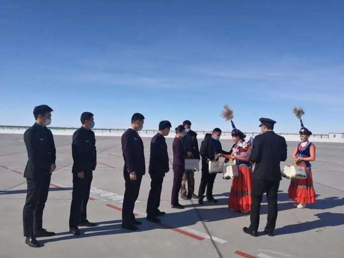 天津航空乌鲁木齐?富蕴首航