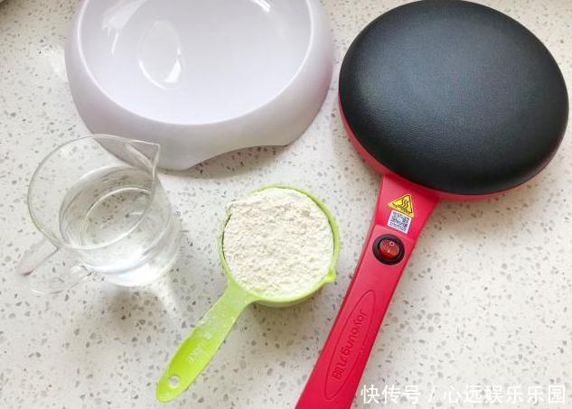 电饼铛|教你自制超薄的煎饼,快手1分钟烙2张,卷什么吃都行