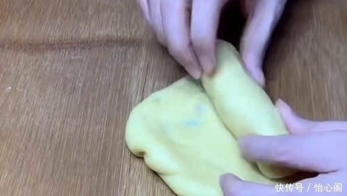 面包不用烤,上锅一蒸就好了,教你在家这样做,比蛋糕店还好吃