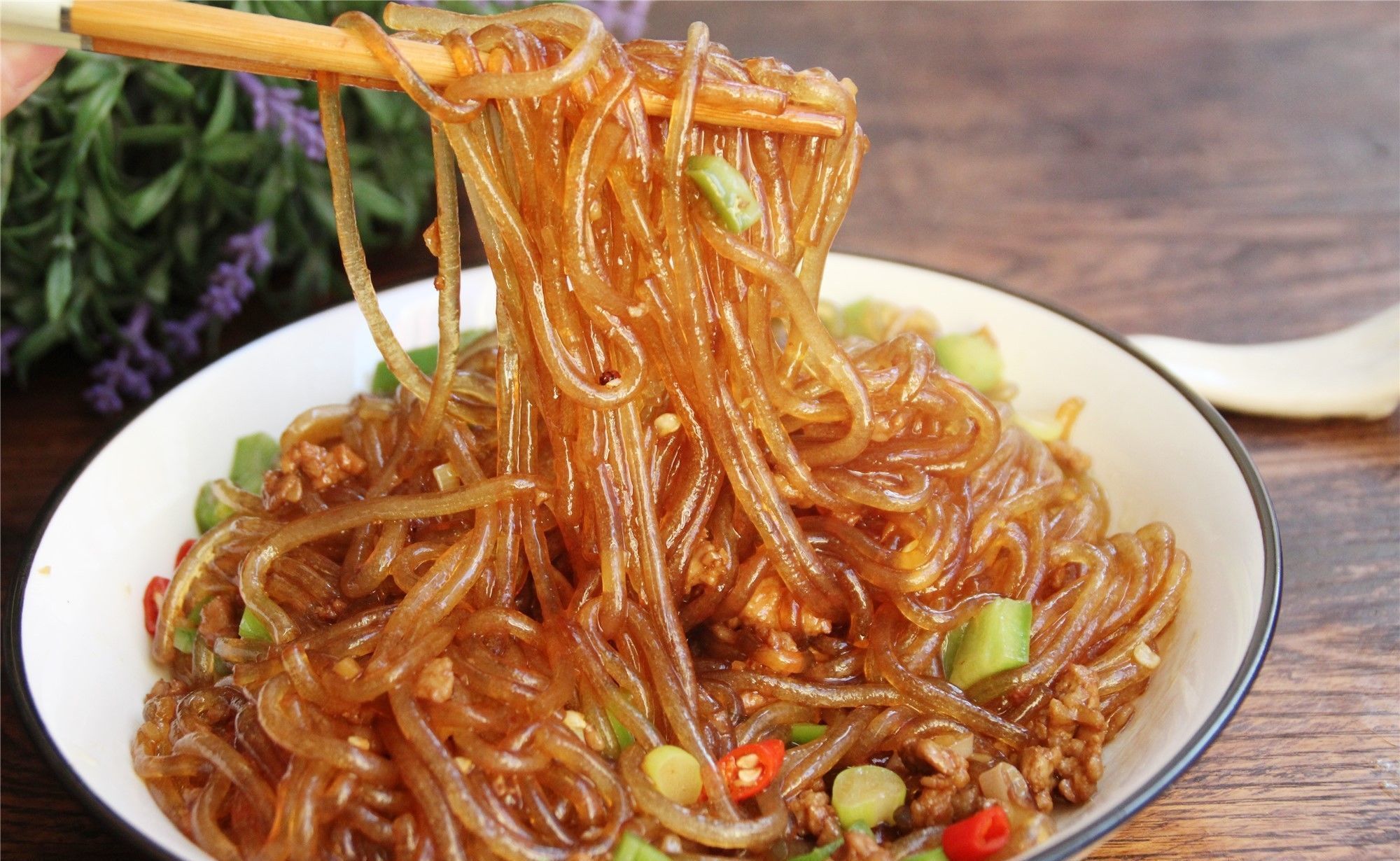 用时|土豆粉条用开水还是冷水泡好？土豆粉条正确泡发方法，不粘不碎