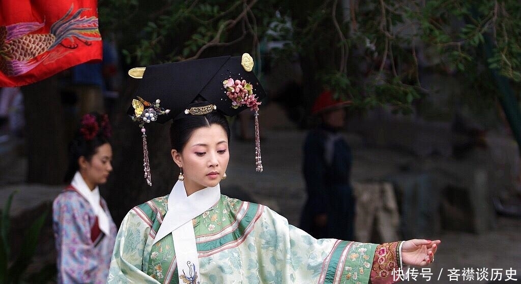 仆人送错奠仪银子,高情商小县令将错就错,几年后狂升一品大员