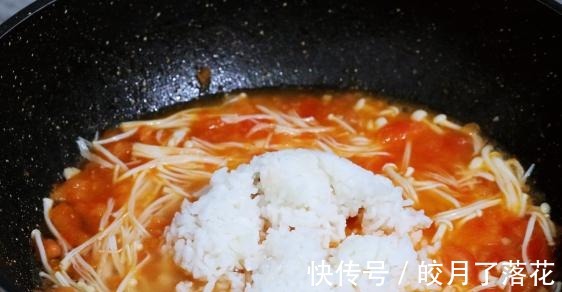 简单一炒十分钟就出锅，酸甜可口，不用担心剩米饭吃不完了！