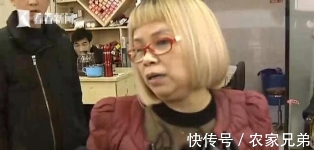 发型|一年轻女子美发，结果却成了大妈发型，店家：是你发质不好