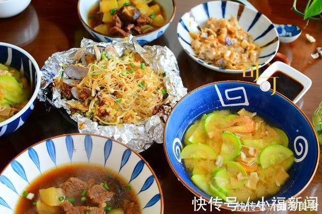 周末煮了三个菜，却放了一大桌，家人都说看上去特别有食欲