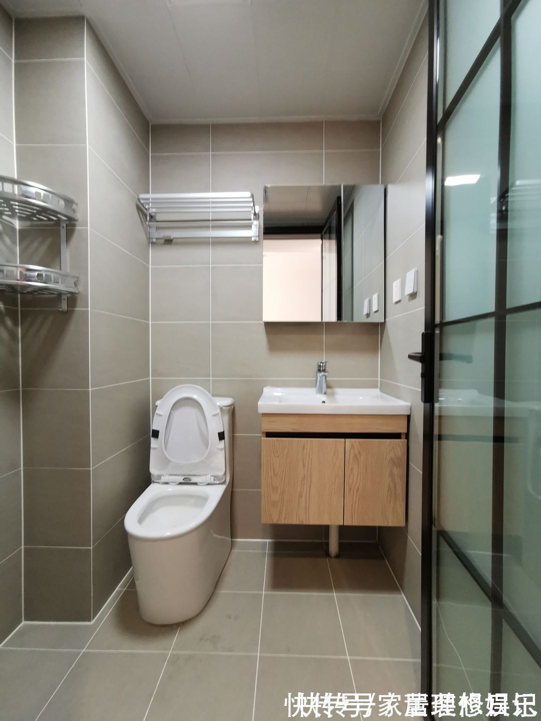 小两房|60后大叔的养老房,花6万简装70㎡的小两房,简洁清爽住起来顺心