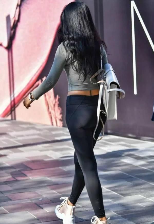 裙子大势已去了,今夏“健美裤”更受宠,穿着显瘦还体面