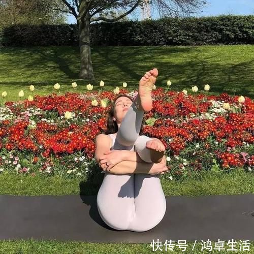 瑜伽|女人美不美,还是得看腿,7个塑形美腿体式,是时候练起来了