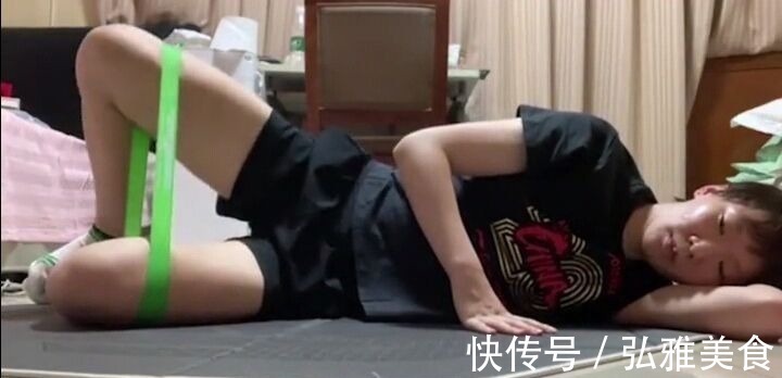 伊藤|陈梦腹肌抢眼,谁注意到莎莎的胳膊,这或许就是伊藤被打哭的原因