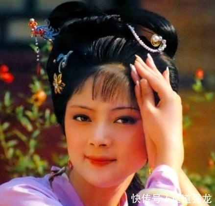 薛宝钗@莺儿同宝玉微露意：她还有几样世人没见过的好处，究竟指的是什么