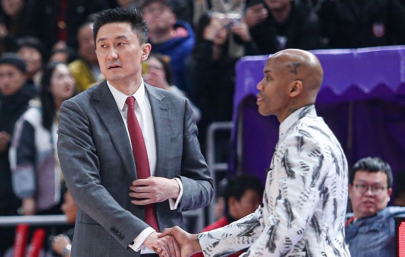 主帅|马布里与李春江对骂真丢人:CBA主帅骂人成风,篮协应重锤出击了