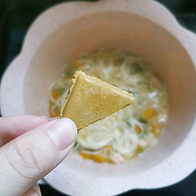 咖喱三文鱼南瓜浓汤面