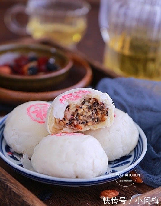 馅料|每年中秋都会做的月饼，咬一口，满手满嘴都是酥皮，比买的还香