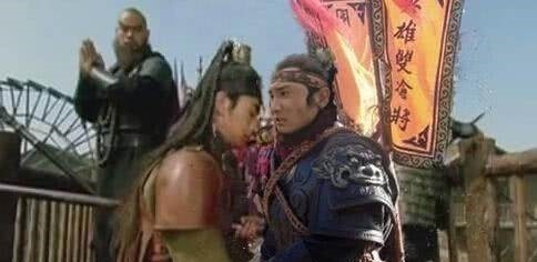 梁山@此人位列梁山五虎将,却阴狠歹毒反复无常,最后死无全尸算是报应