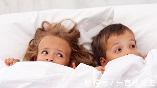 父母|童年的秘密:儿童心理畸变的8种表现行为,对身心成长的影响