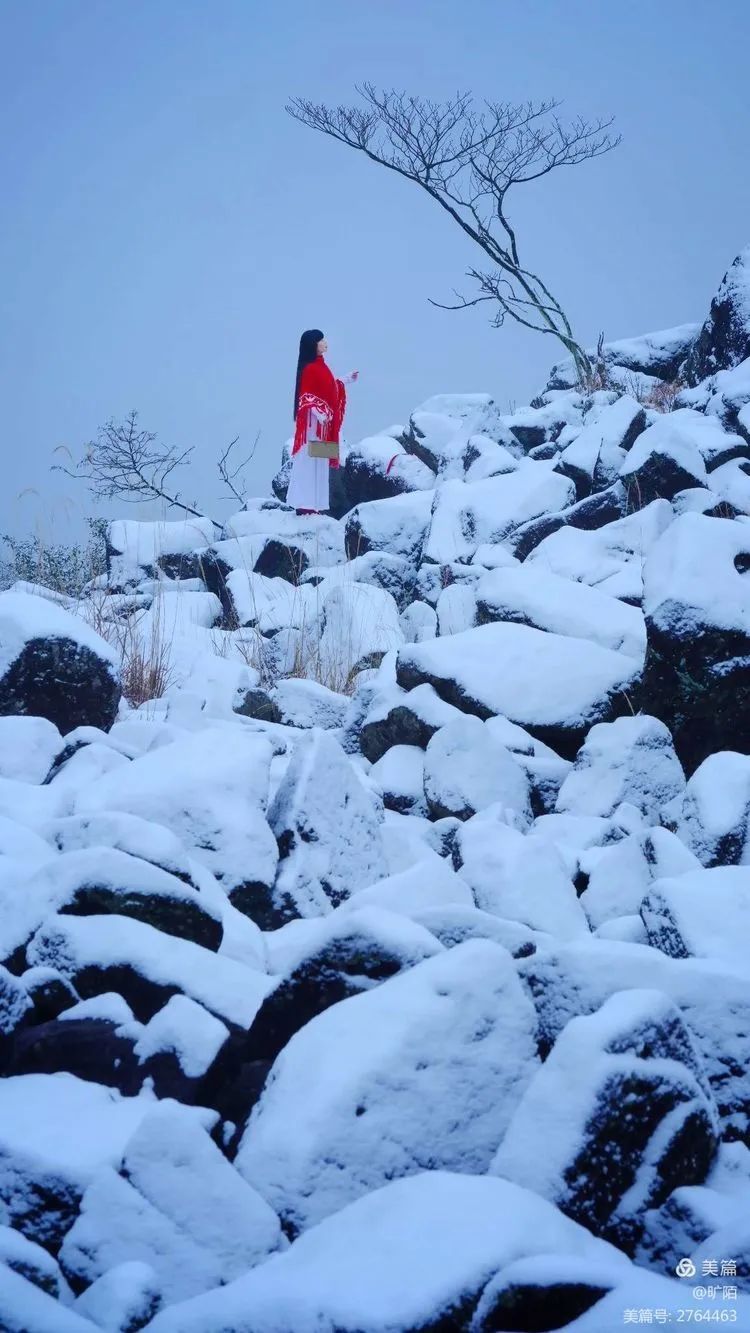 天台|虎年吉祥! 天台苍山顶万年石浪的雪境, 如童话, 如传奇!