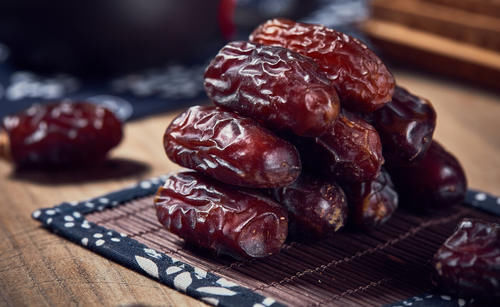 建議中老年人，若不差錢年貨就備這幾樣，好吃不貴，勝過花生瓜子