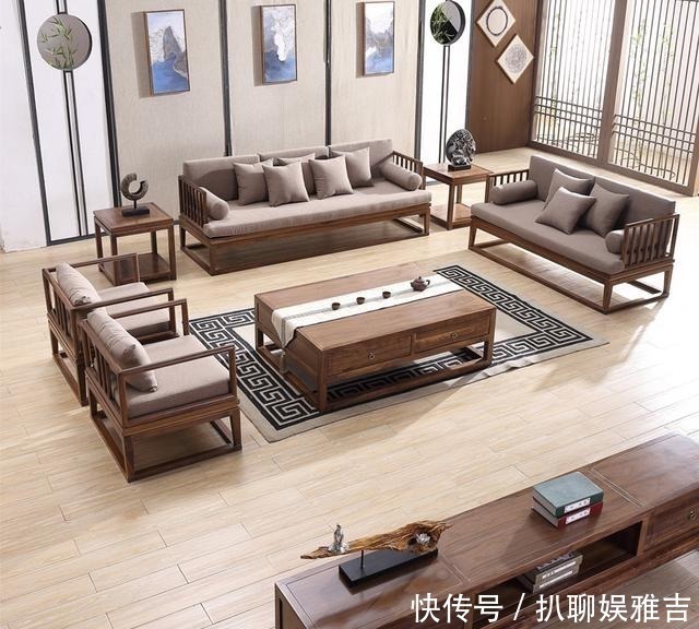 传统沙发|传统沙发已经淘汰了，现在的有钱人都买木沙发，稳重与大气的传承