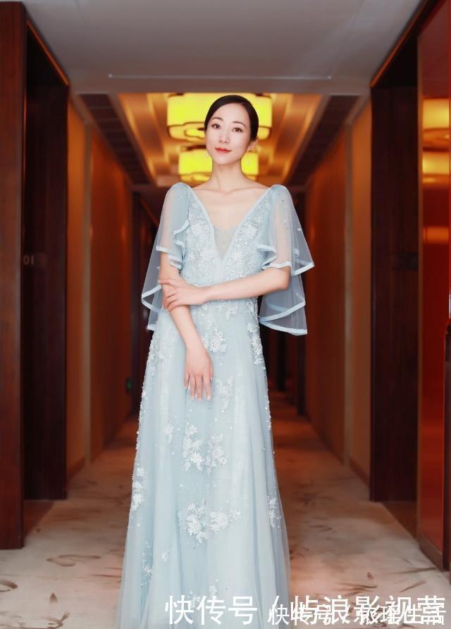 韩雪第一次见到农村茅厕,下意识说6字被怒赞!诠释了“教养”