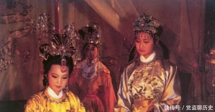 红楼梦中,贵妃元春喜欢宝钗还是黛玉?送礼不一样,或许有隐情