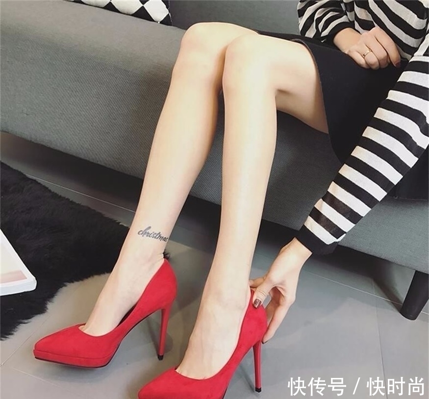 鲜艳|非常独特,细跟鞋颜色均匀鲜艳,甚至更加多样化