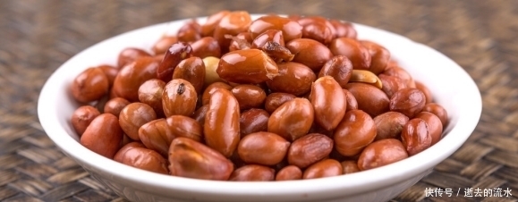 56岁大姐不吃肥肉,甘油三酯9.8,医生:2素天天吃,血脂不高才怪