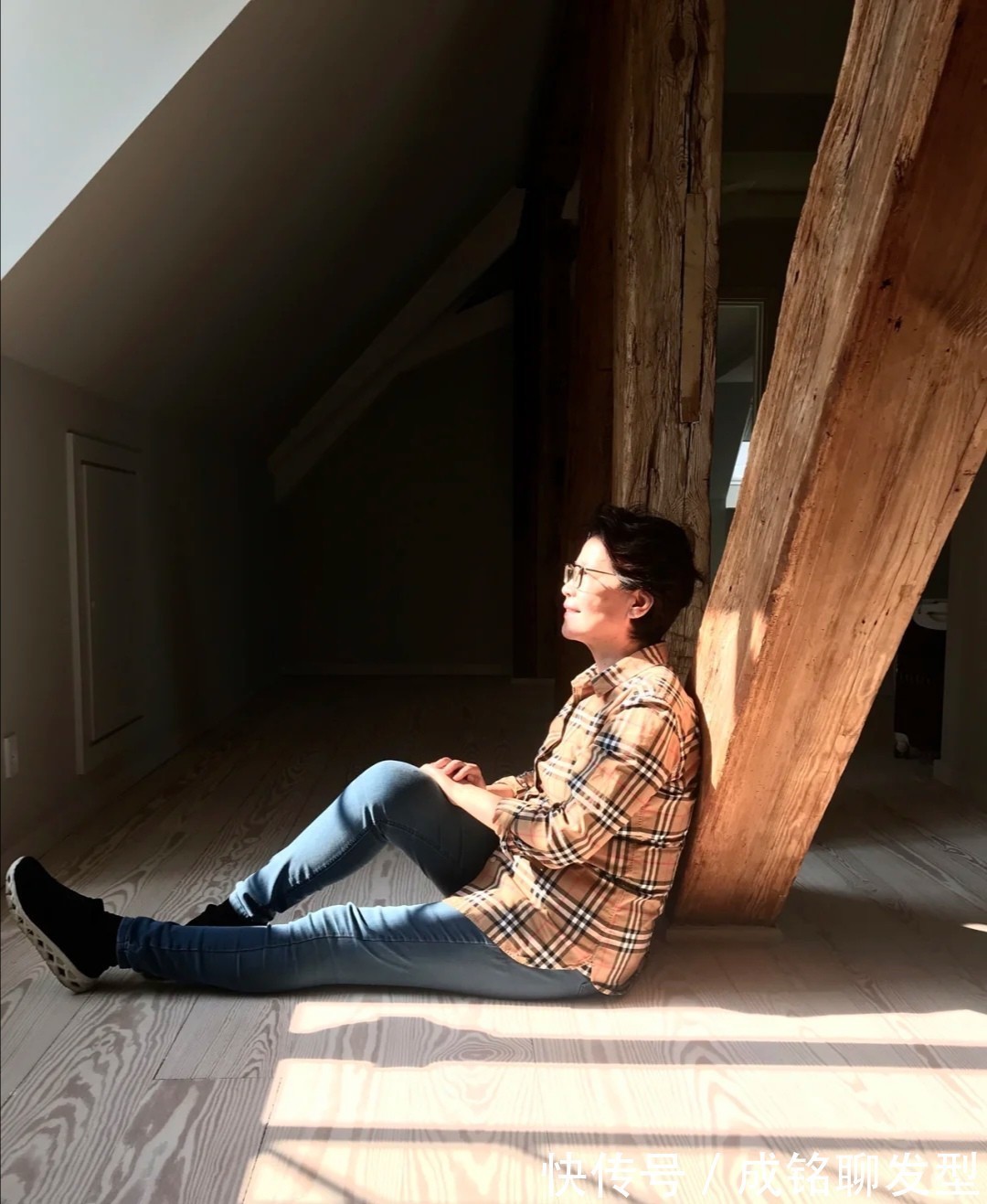 彩色|这才是60岁“妈妈辈”的穿搭,真实自然又接地气,优雅大气有品位