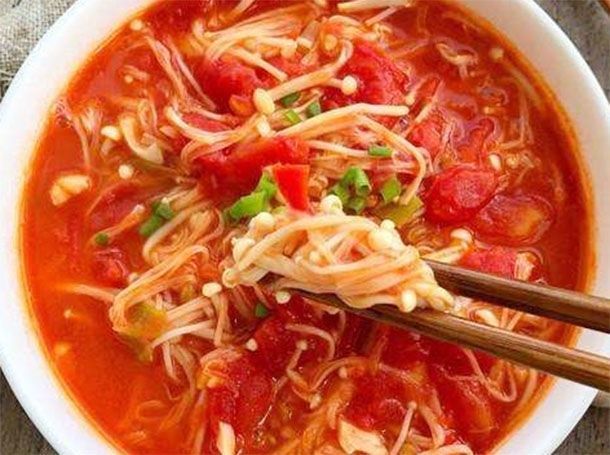 金针菇|孩子一顿不吃就馋的蔬菜,补脑长高,便宜又省钱,泡饭最少吃两碗