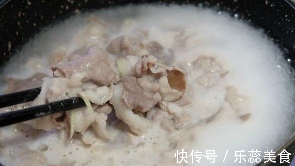 吃法|羊肉片“清新”吃法,开水煮完泼上油,原汁原味