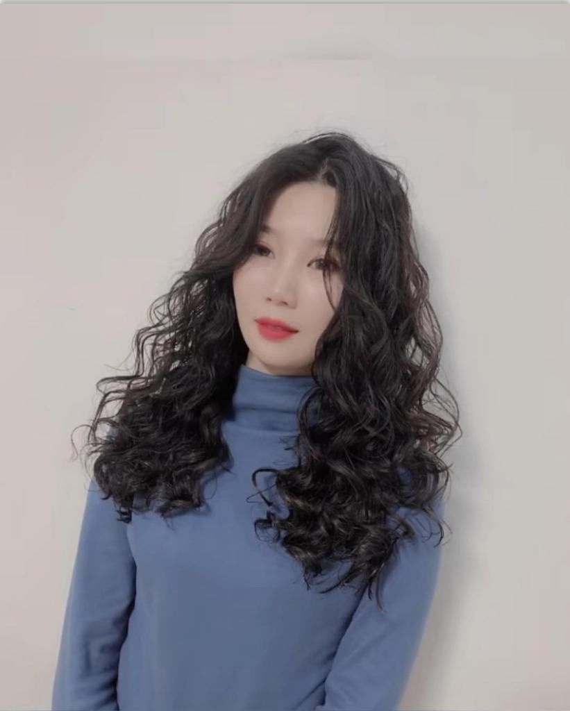 越烫越时尚发型20款，蓬松瘦脸真洋气，有你同款吗