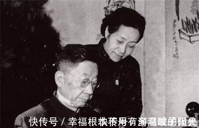 老舍&父亲老舍投湖自尽,他在公园陪遗体坐了一天,一生夹着尾巴做人