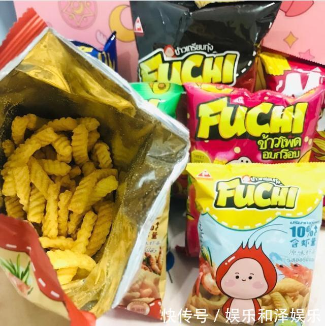 李佳琦真是个“大魔鬼”,种草的这5款零食,居然好吃到舔手指!