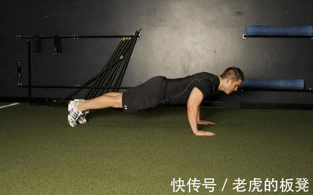 健身房|一次完成多少个俯卧撑才算合格？经常做俯卧撑有哪些好处