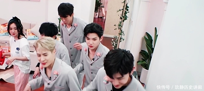 《密室大逃脱3》即将播出,官宣王嘉尔加盟,穿桃子睡衣接地气