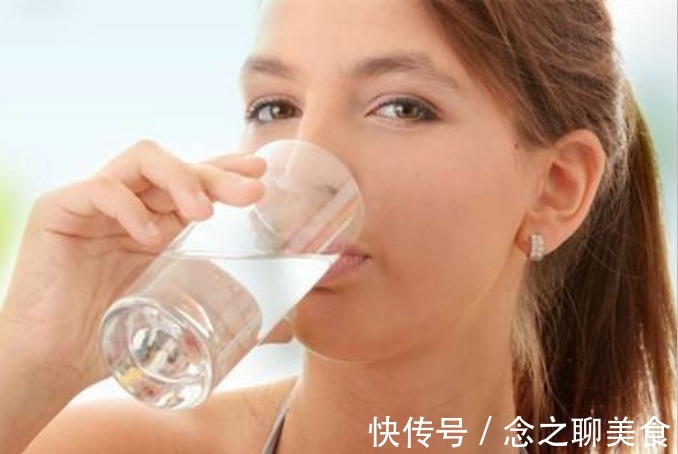 蜂蜜|手上有个“通便口”,每天按两下,或能告别便秘,体重悄悄往下降