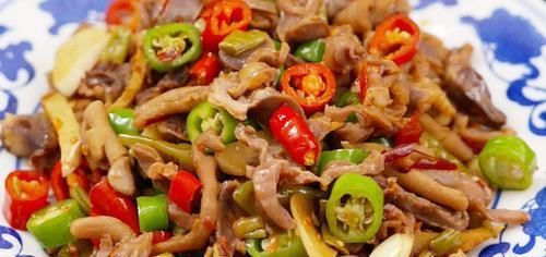 让人欲罢不能的家常菜，麻辣咸鲜，好吃得不得了，下酒又下饭！