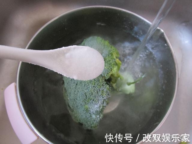 清脆|天气寒冷干燥多吃西兰花，5分钟就上桌，清脆碧绿特爽口，真棒