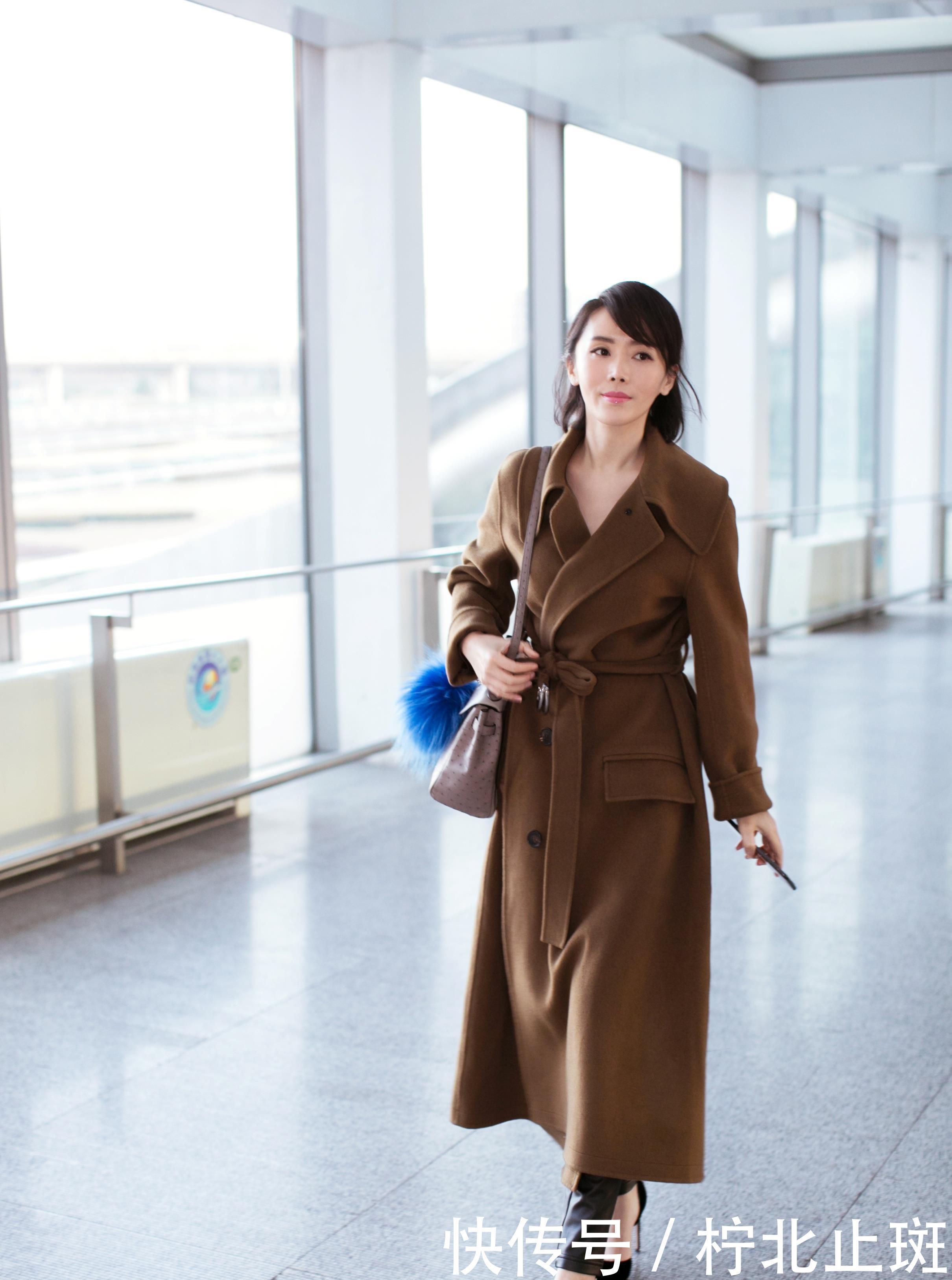 驼色大衣显高级又温暖,颜色款式却差不多,该怎么挑选适合自己的