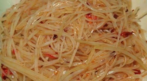 爽脆|做凉拌土豆丝，别着急焯水！多加这一步，土豆丝爽脆好吃不变黑