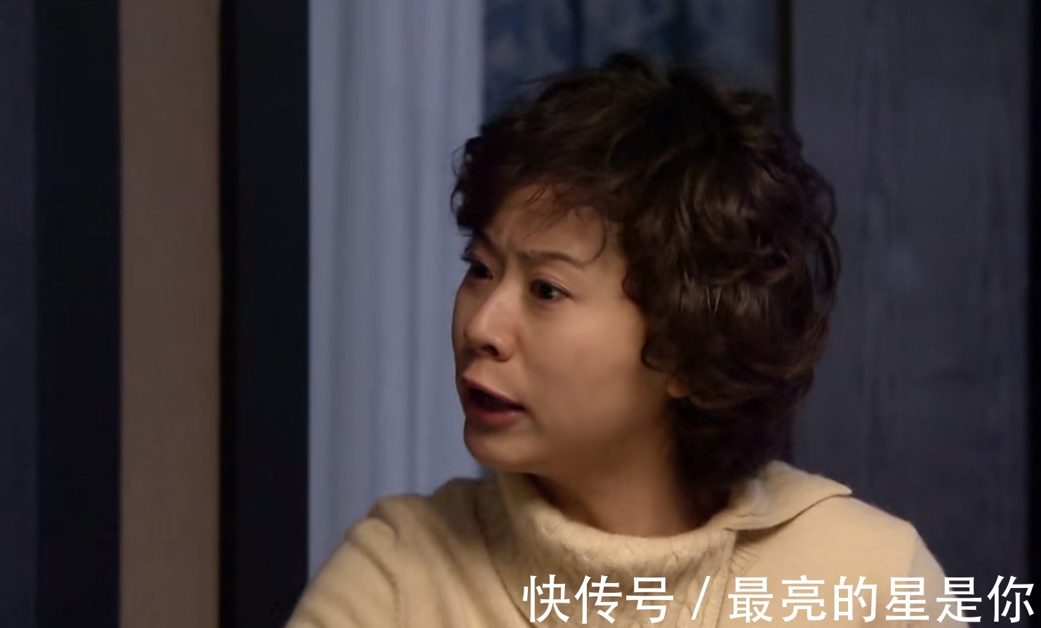 双面胶|《双面胶》原著“第一次没被掐死”的胡丽鹃遇恶,请“服软”